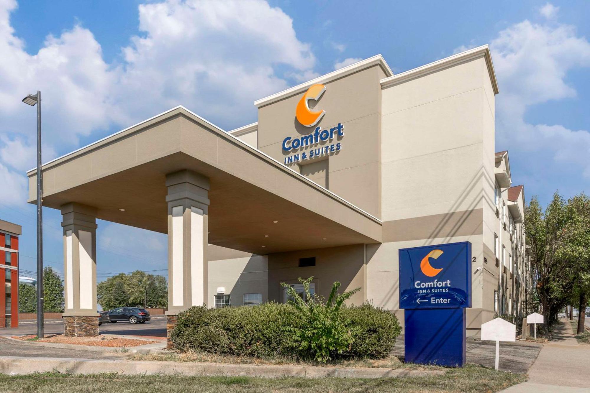 Comfort Inn & Suites Louisville Airport Fair & Expo Exterior photo